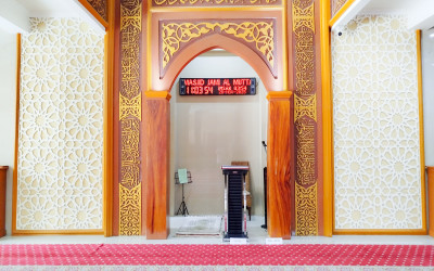 Kolaborasi Tim Rohis dan Tim Pembinaan dalam Menciptakan Masjid yang Bersih dan Rapi